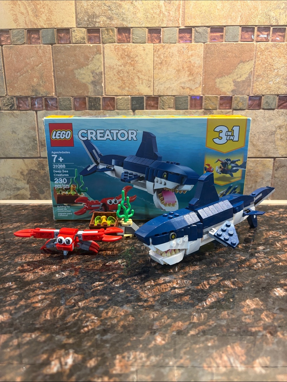 Lego Creator Deep Sea Creatures 3-in-1 Set #31088 230 Pieces Ages 7+